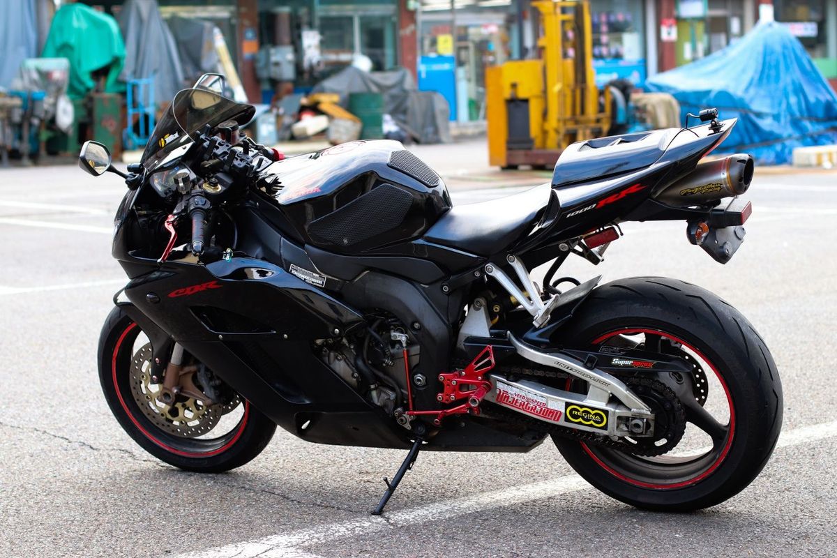 혼다 CBR 1000 RR thumb 2