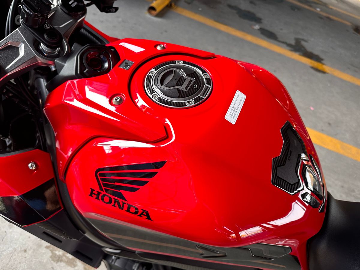 혼다 CBR 650 R MT main