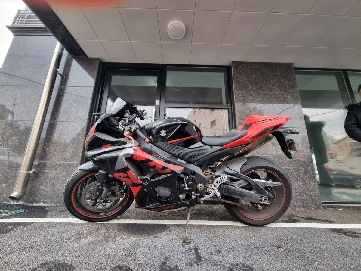 스즈키 GSX R 1000 main