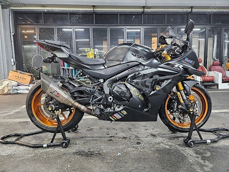 스즈키 GSX R 1000 R 4