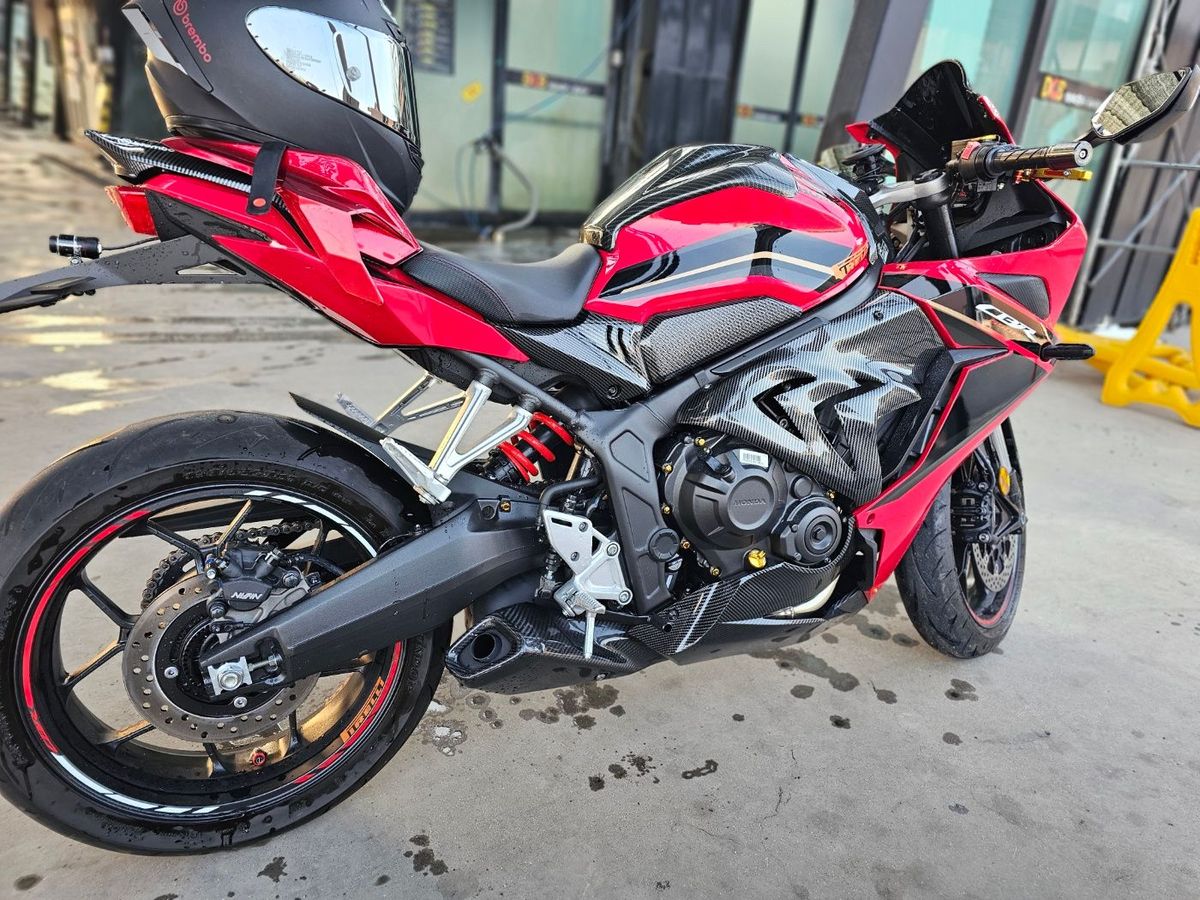 혼다 CBR 650 R MT 7