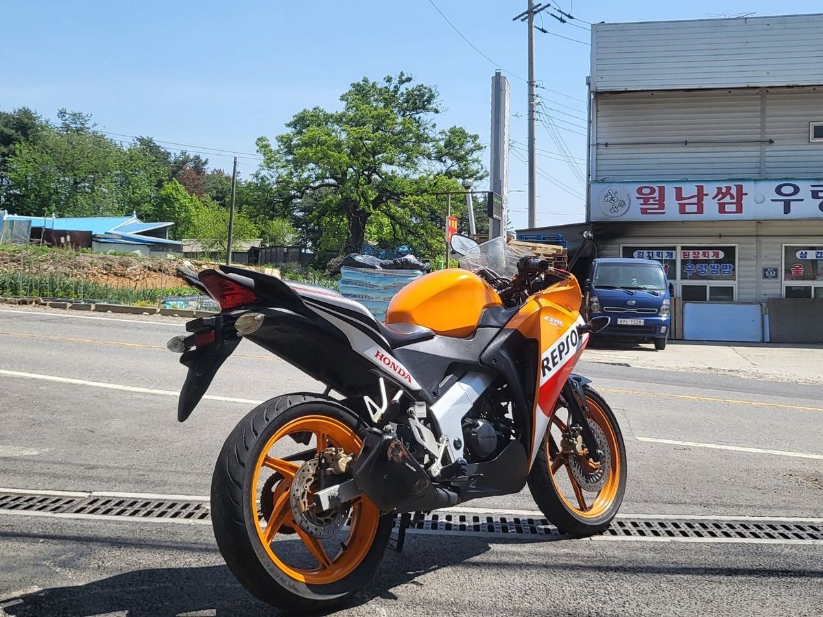 혼다 CBR 125 R thumb 2