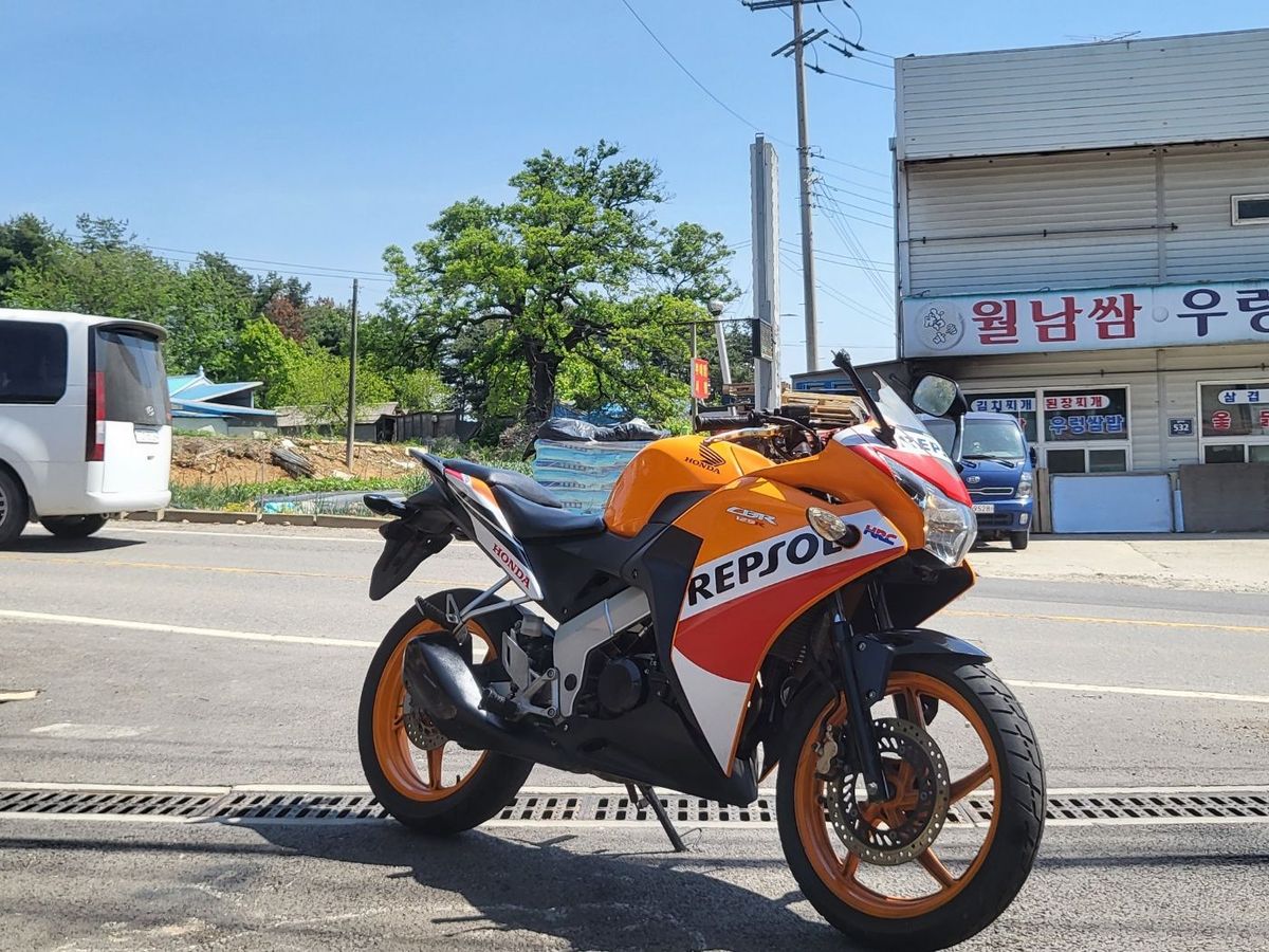 혼다 CBR 125 R 8