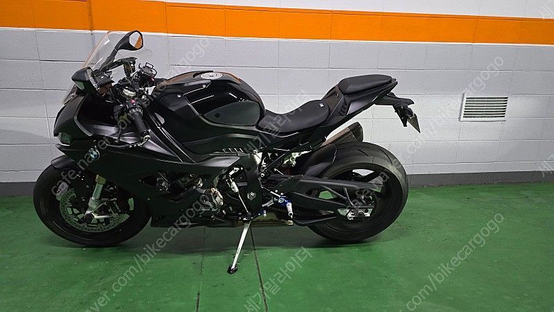 BMW S 1000 RR more