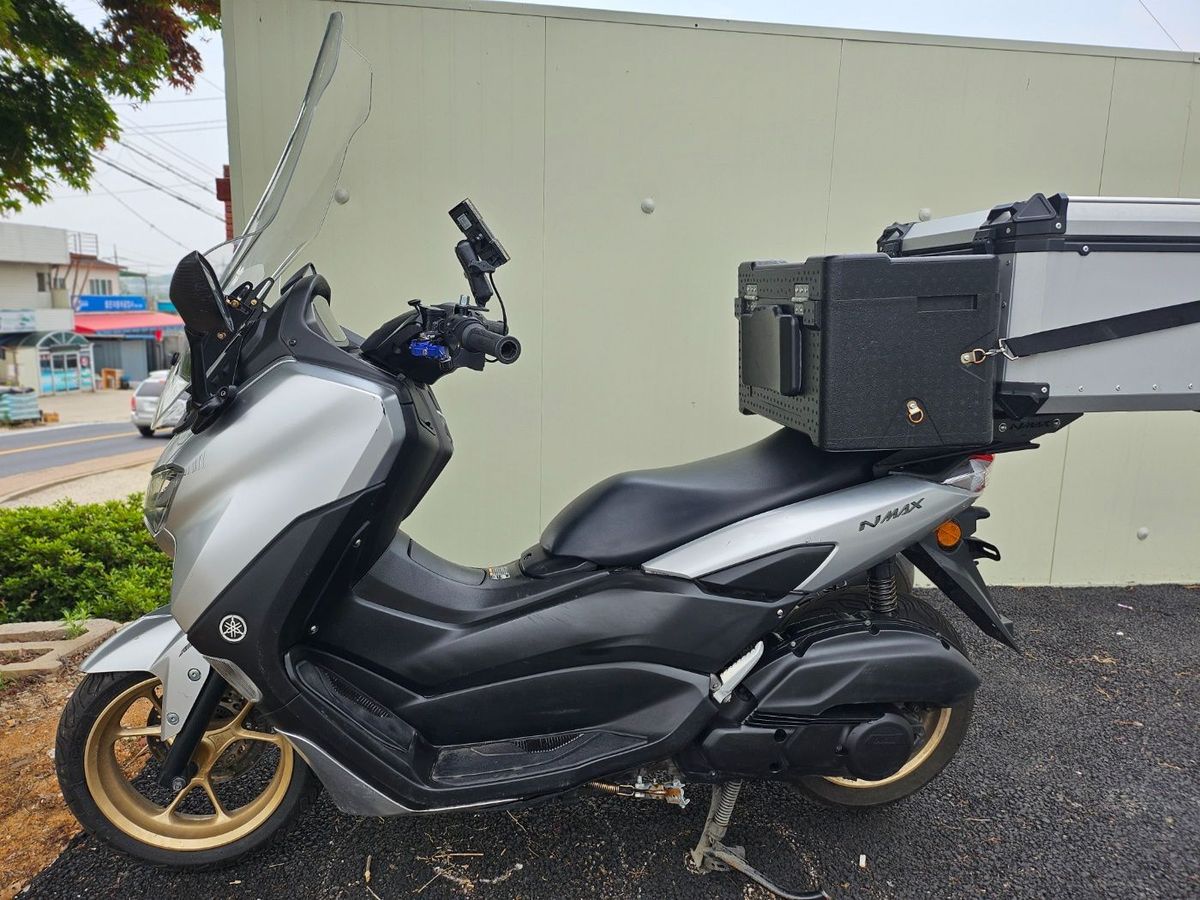 야마하 NMAX 125 7