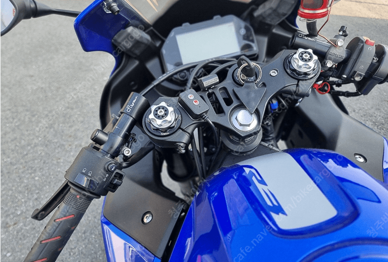 야마하 YZF R3 4