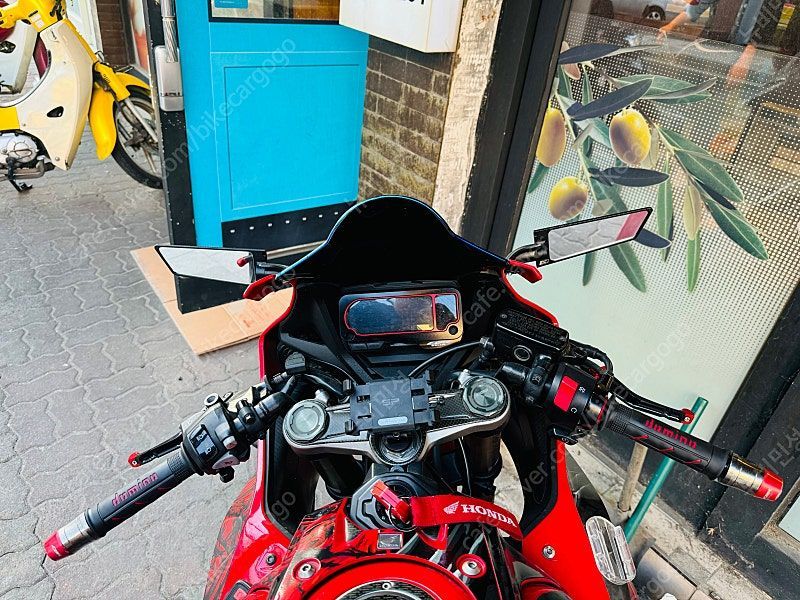 혼다 CBR 650 R MT 5