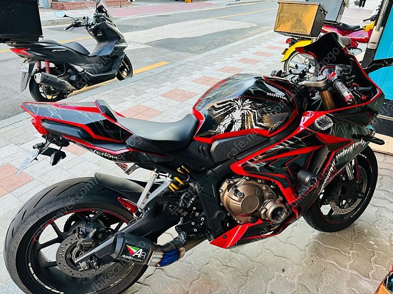 혼다 CBR 650 R MT 8