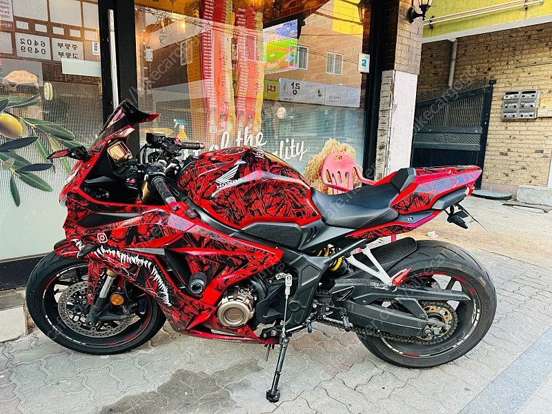 혼다 CBR 650 R MT 9