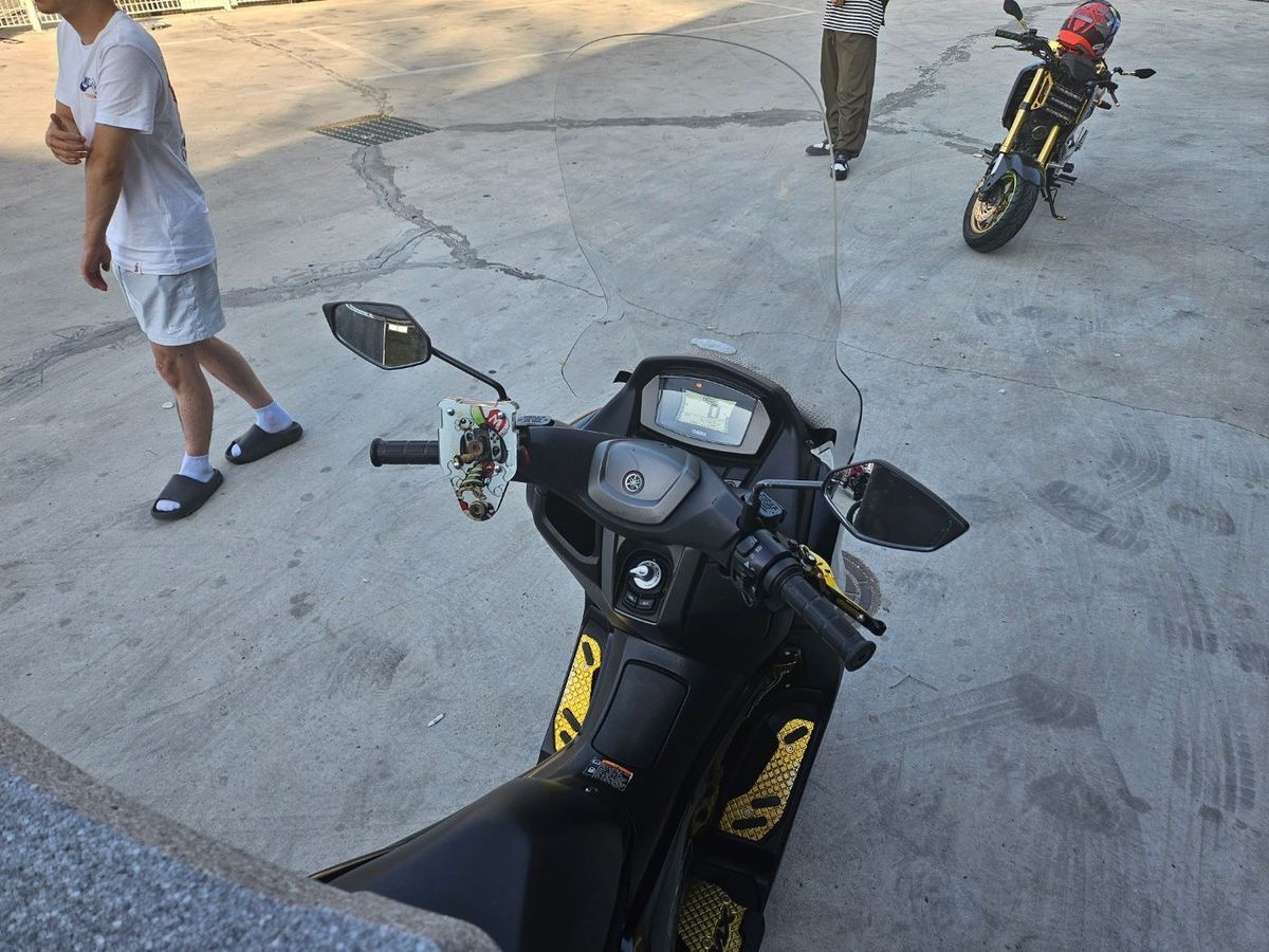 야마하 NMAX 125 8