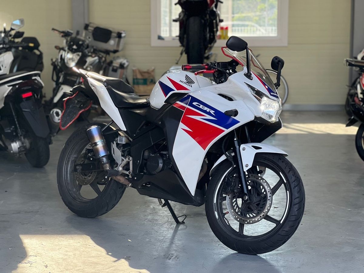 혼다 CBR 125 R main