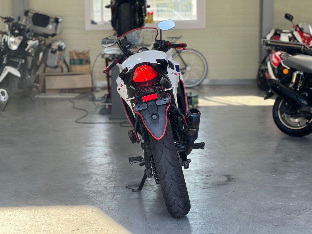 혼다 CBR 125 R 4