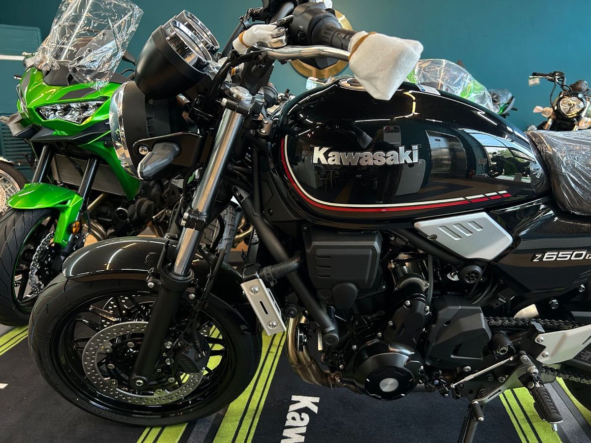 가와사키 Z 650 RS 4