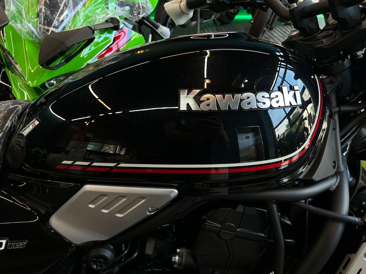 가와사키 Z 650 RS 6