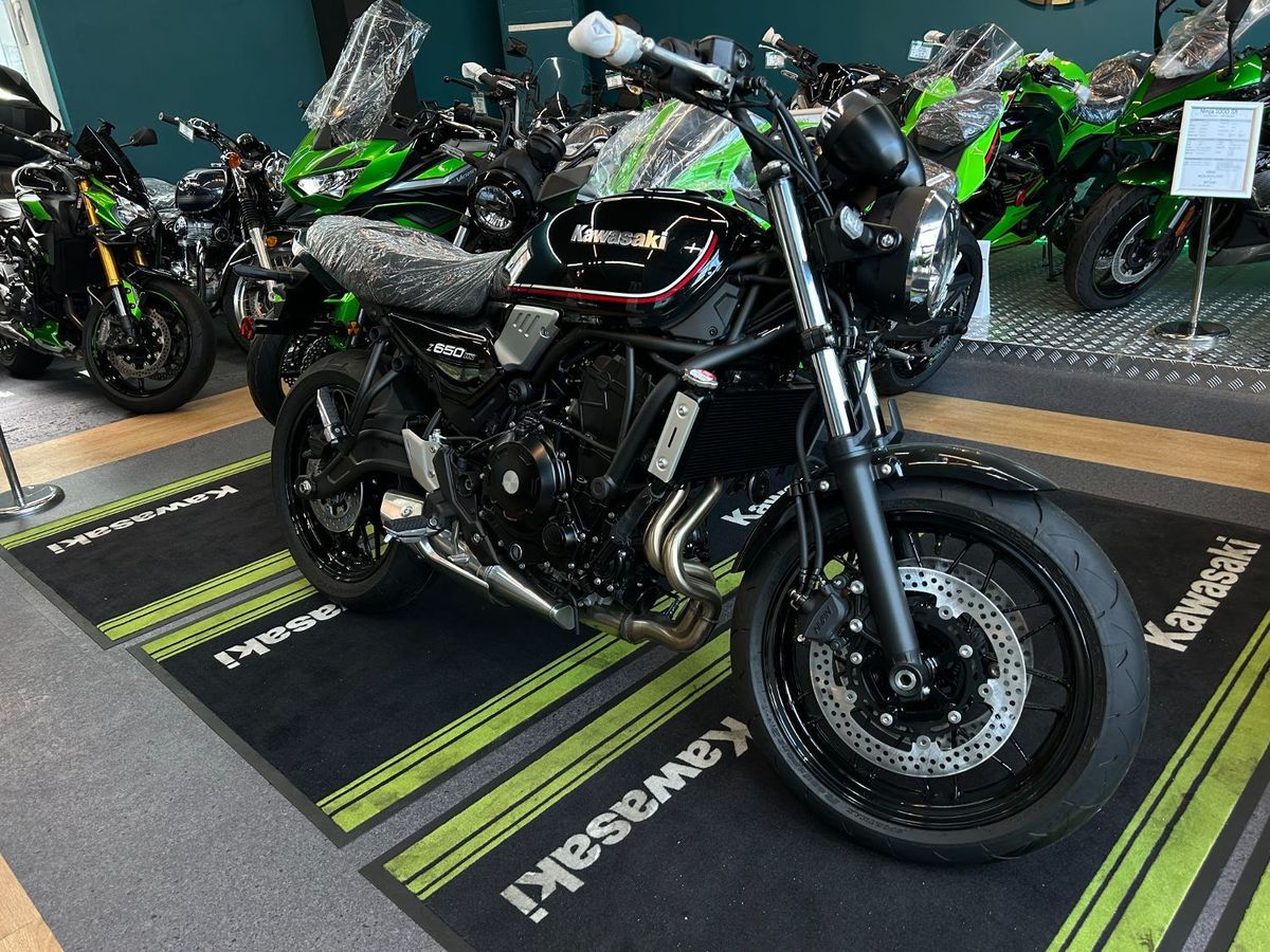 가와사키 Z 650 RS 9