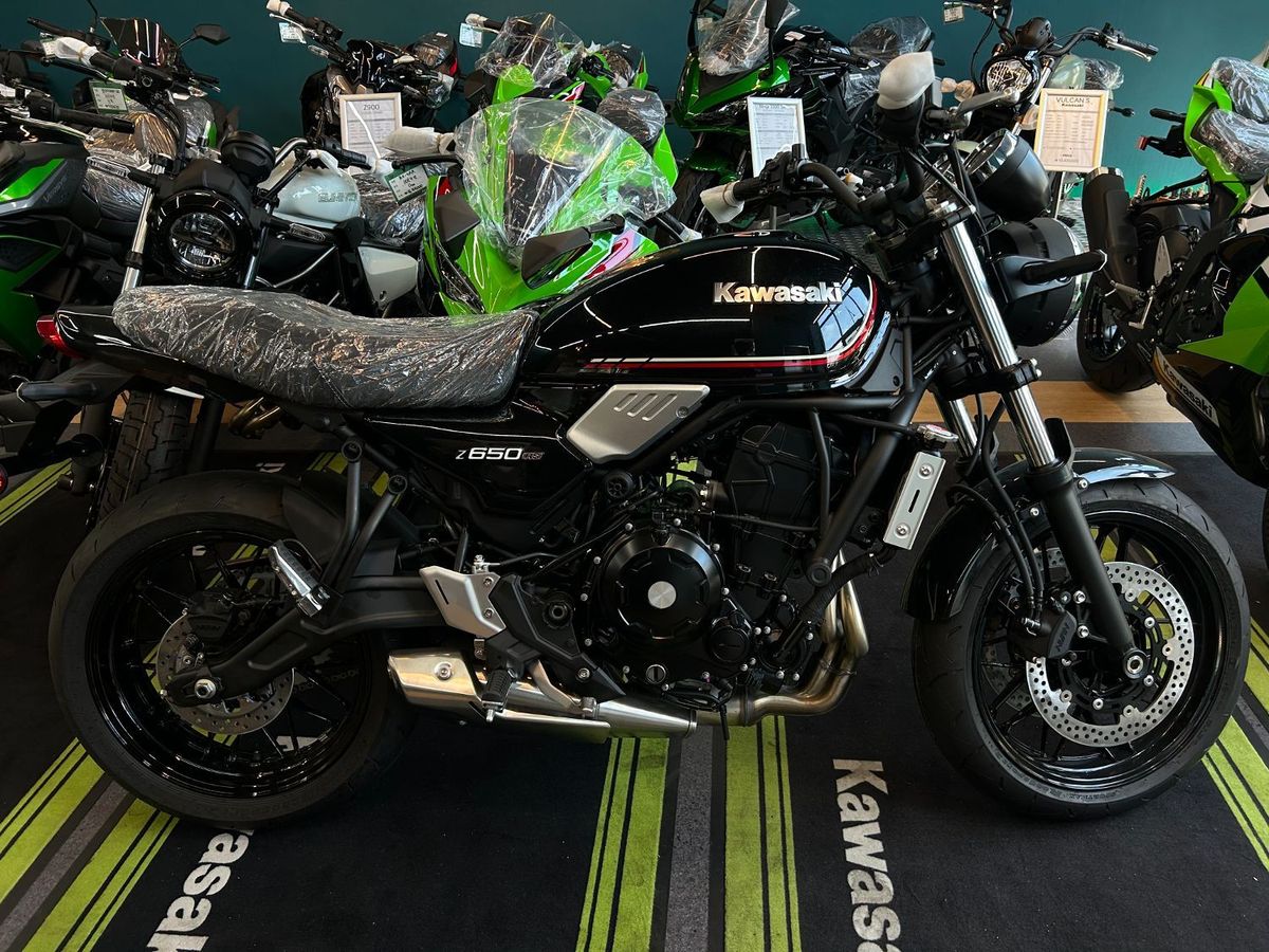 가와사키 Z 650 RS 10