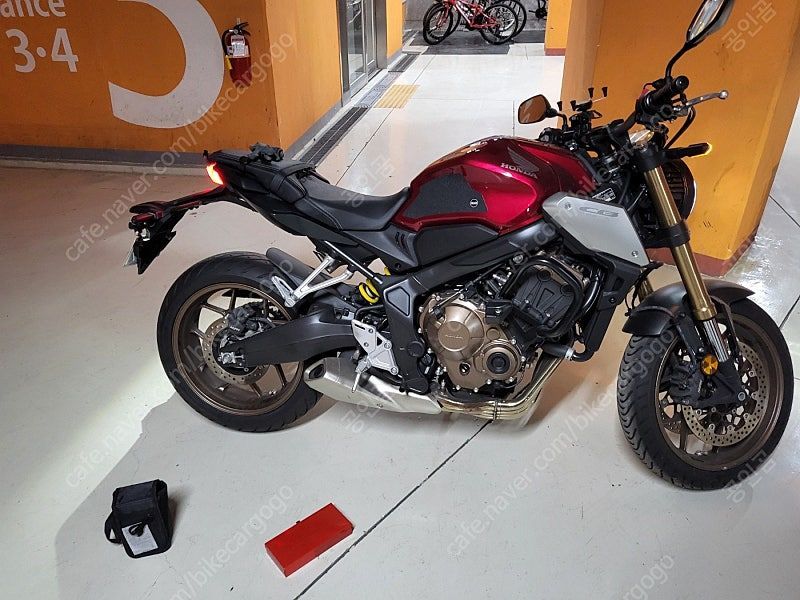 혼다 CB 650 R 4