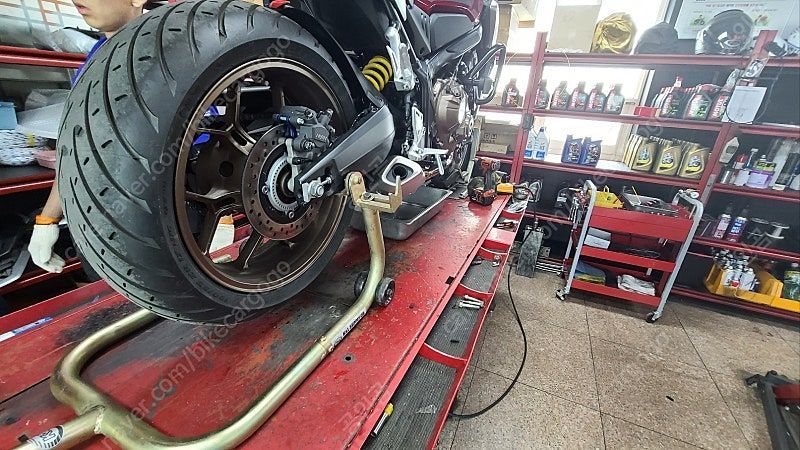 혼다 CB 650 R 5
