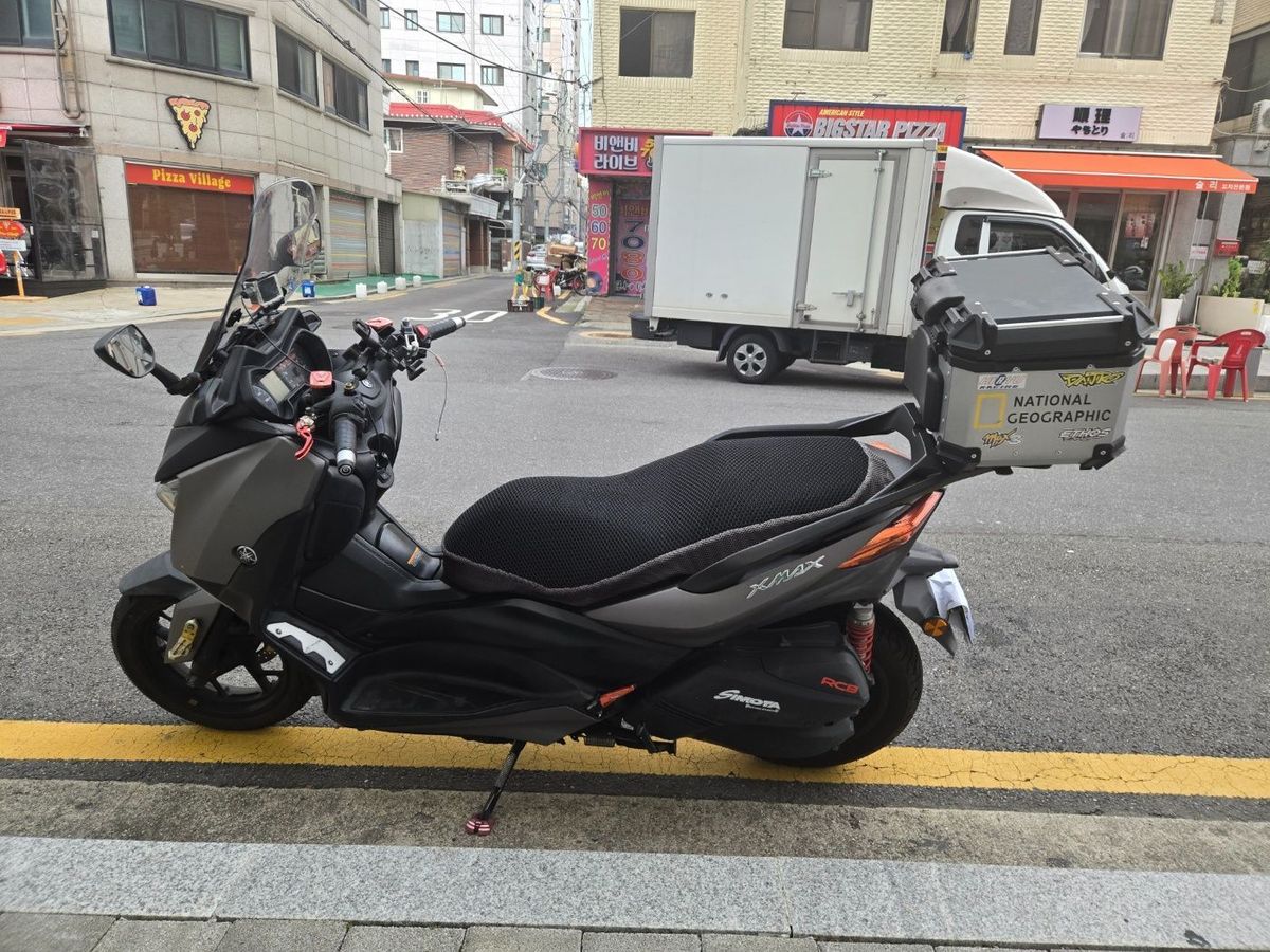 야마하 XMAX 300 ABS 7