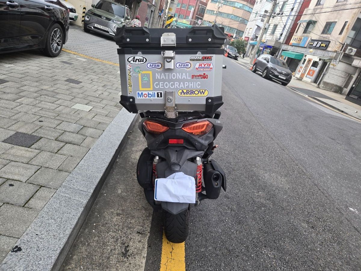 야마하 XMAX 300 ABS 9