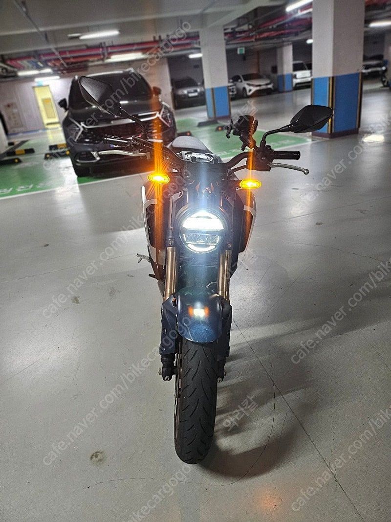 혼다 CB 125 R thumb 2
