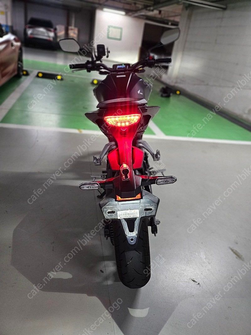 혼다 CB 125 R 4