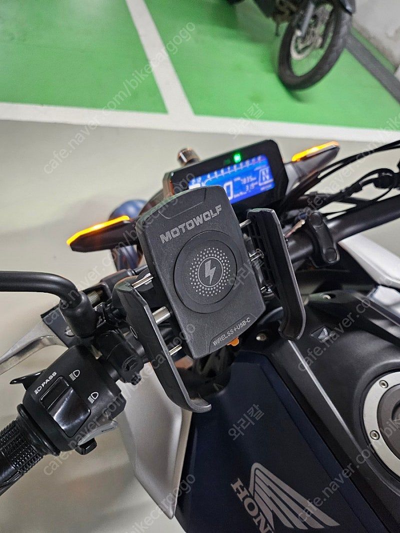 혼다 CB 125 R 10