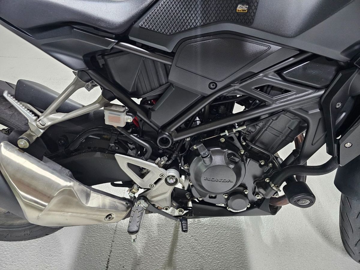 혼다 CB 300 R 4