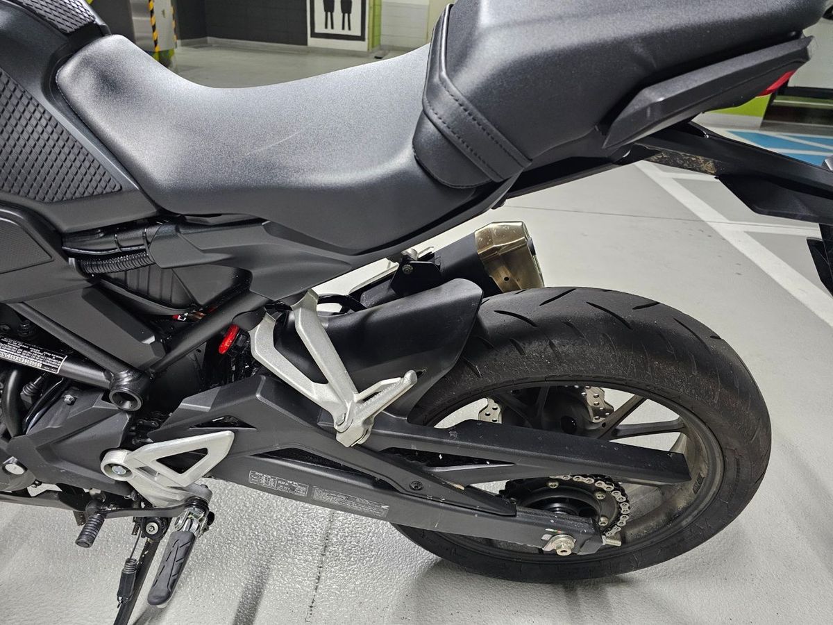 혼다 CB 300 R main