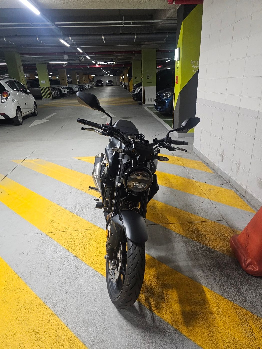혼다 CB 300 R 9