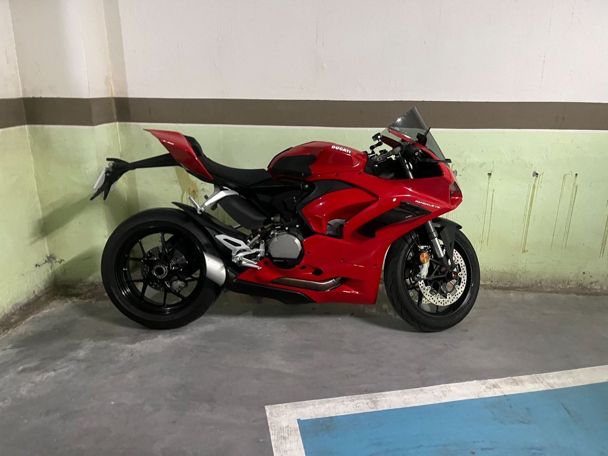 두카티 파니갈레 V2 main