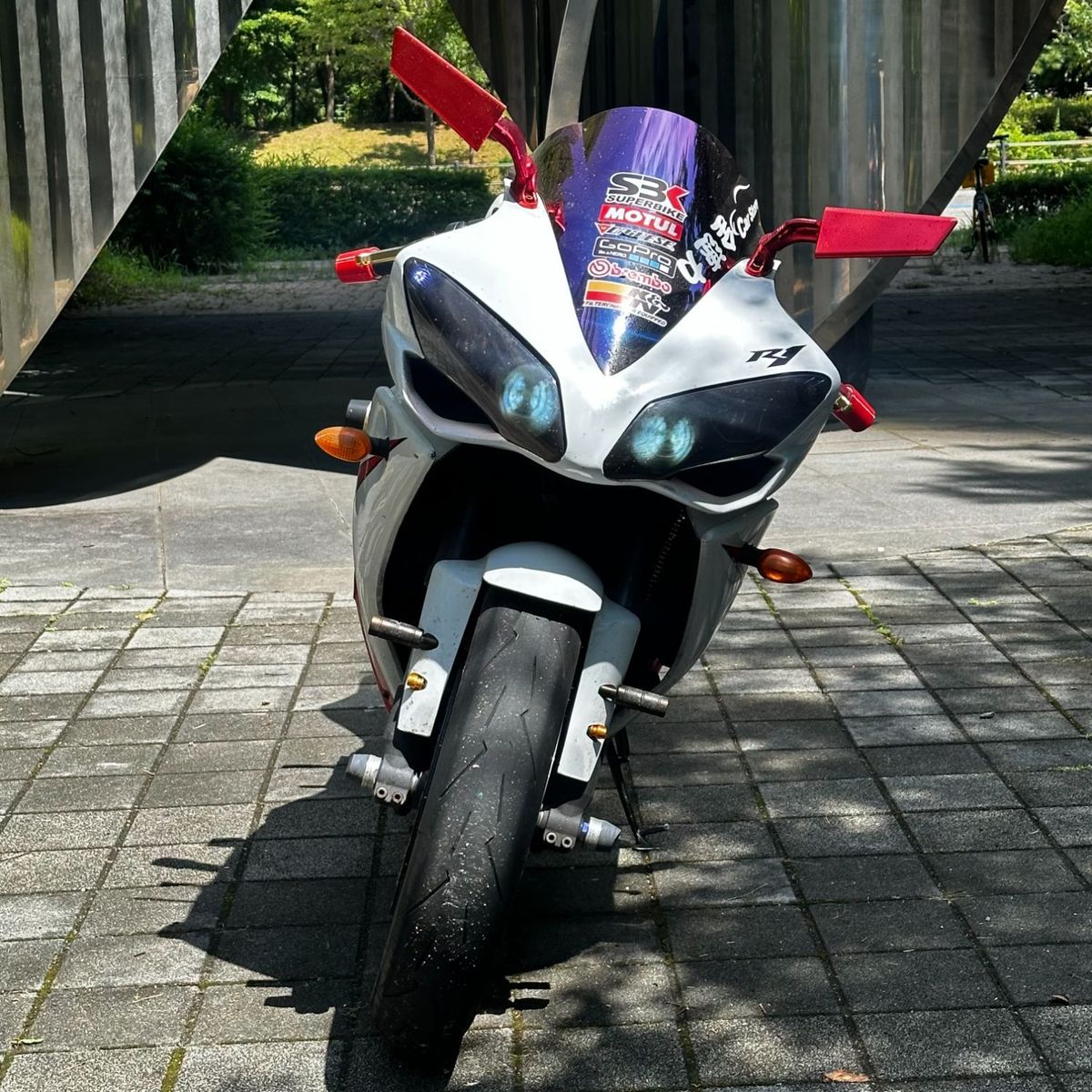 야마하 YZF R1 thumb 2