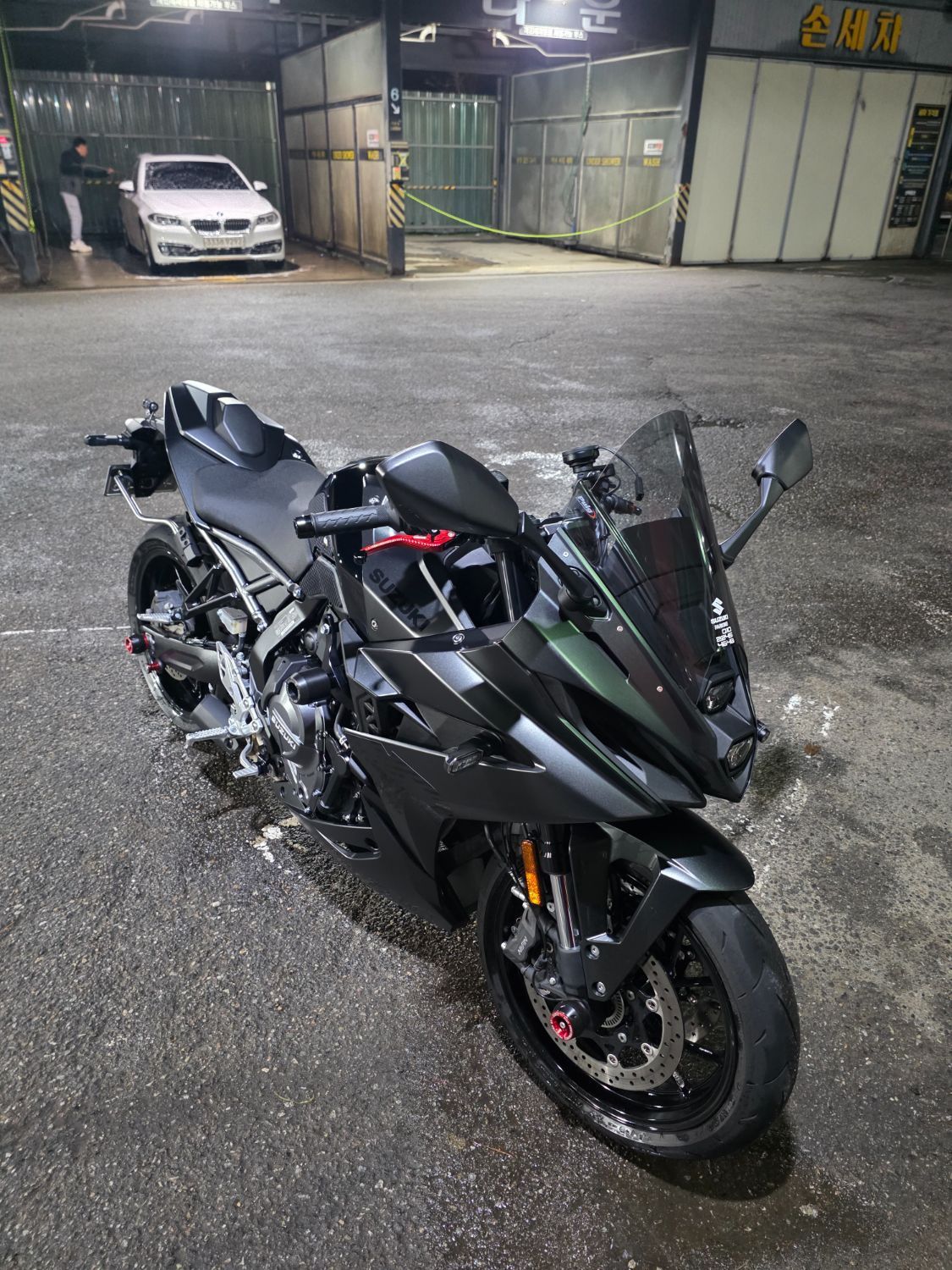 스즈키 GSX 8R 14