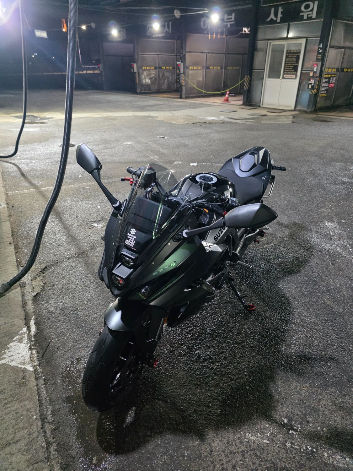 스즈키 GSX 8R 15
