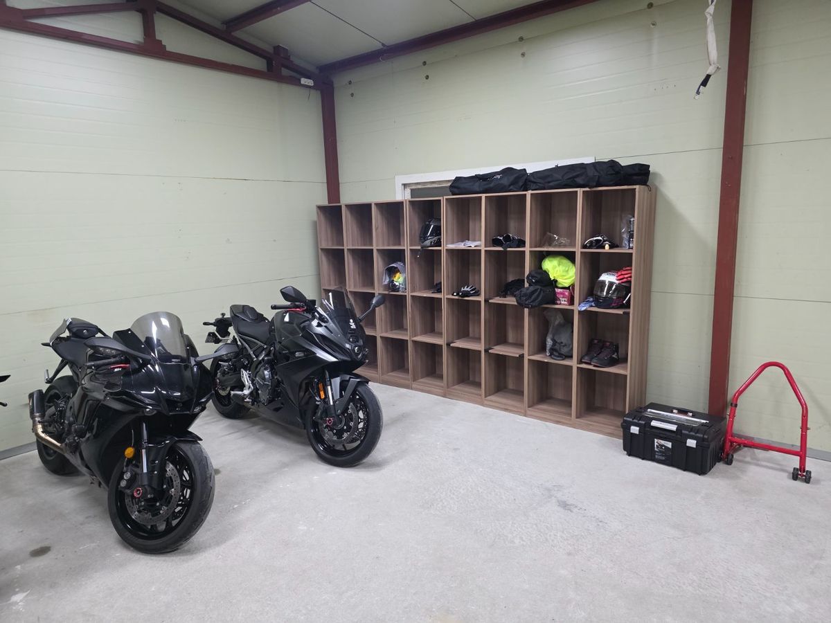 스즈키 GSX 8R 17