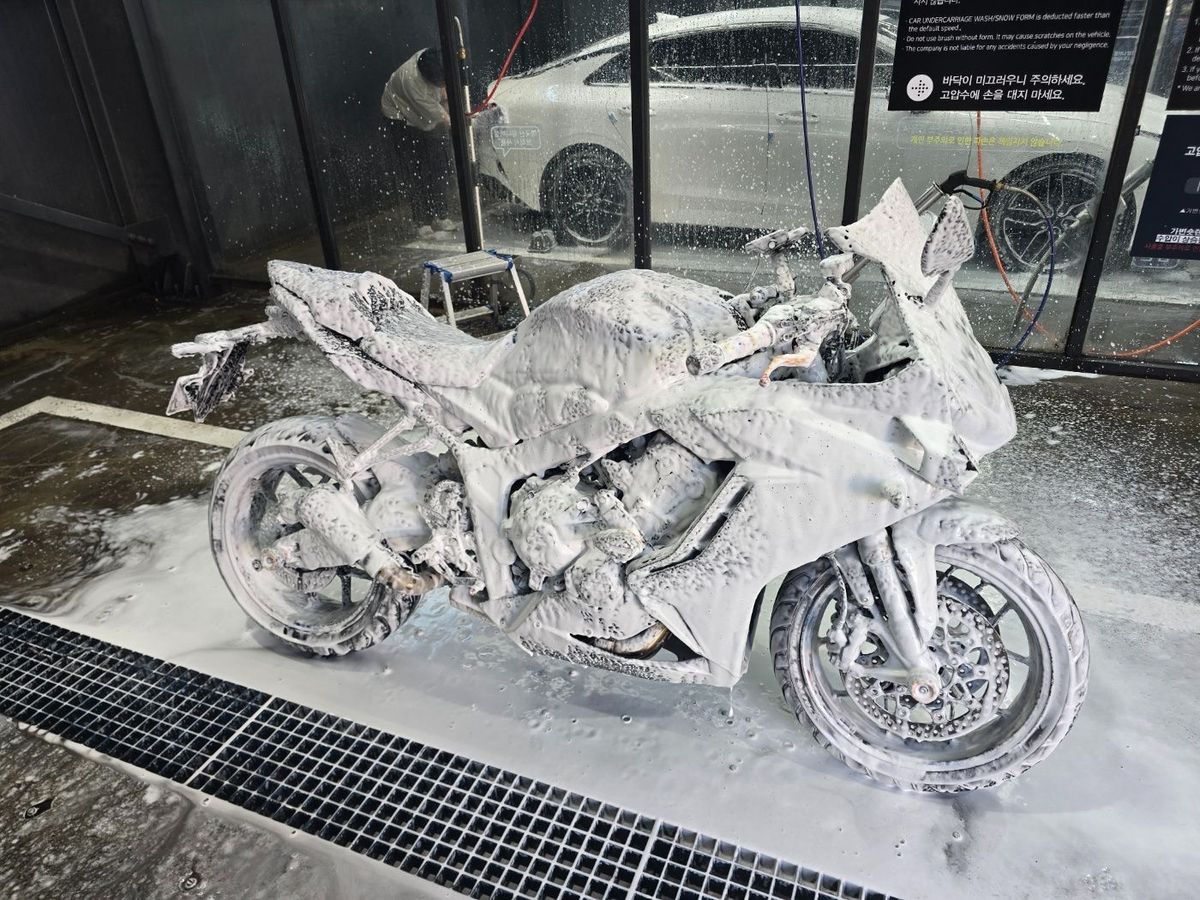 혼다 CBR 650 R MT 4