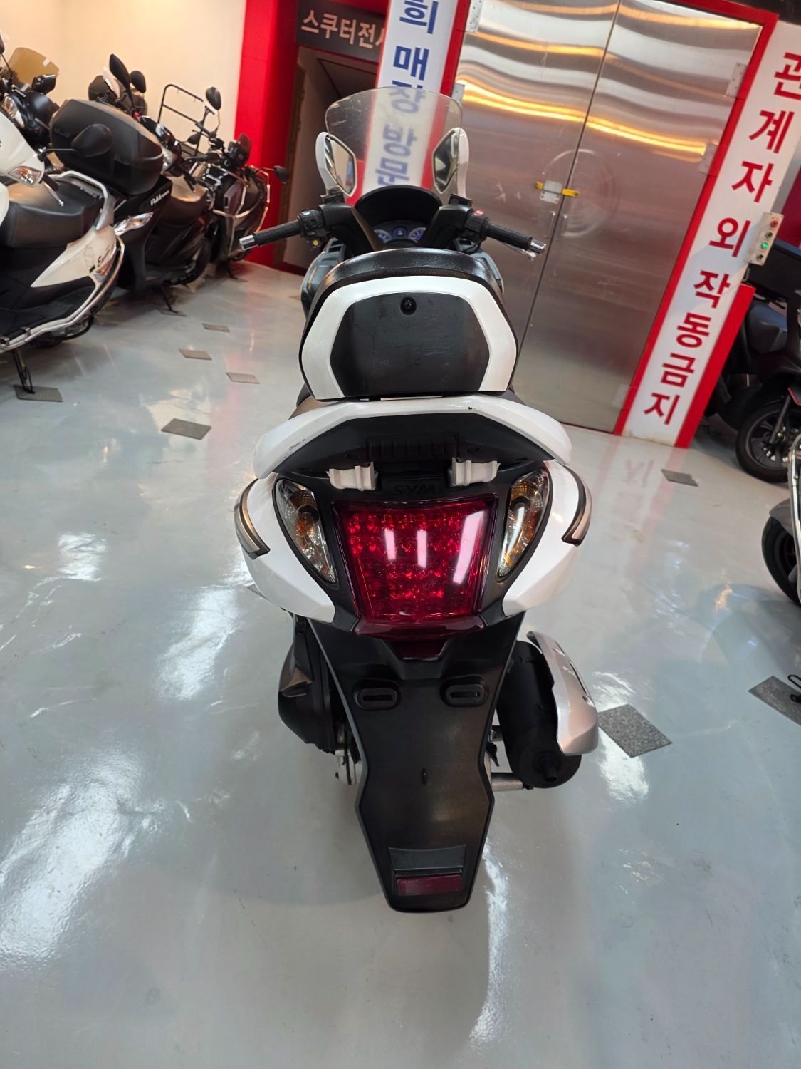 SYM 보이져 125 EVO 9