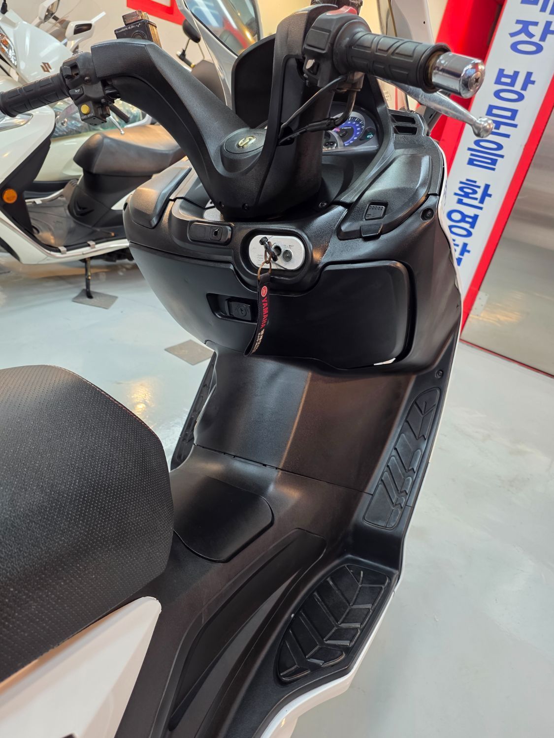 SYM 보이져 125 EVO 13