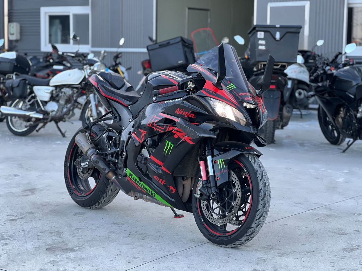 가와사키 닌자 ZX 10 R main
