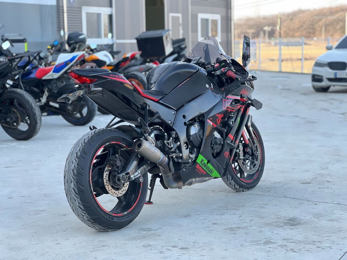 가와사키 닌자 ZX 10 R more