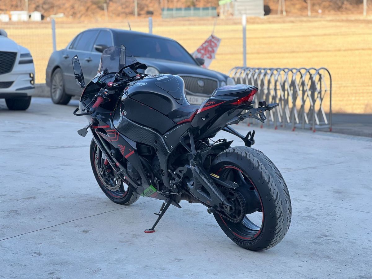 가와사키 닌자 ZX 10 R 5