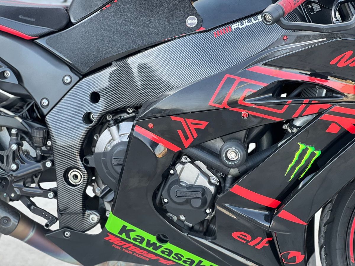 가와사키 닌자 ZX 10 R 9