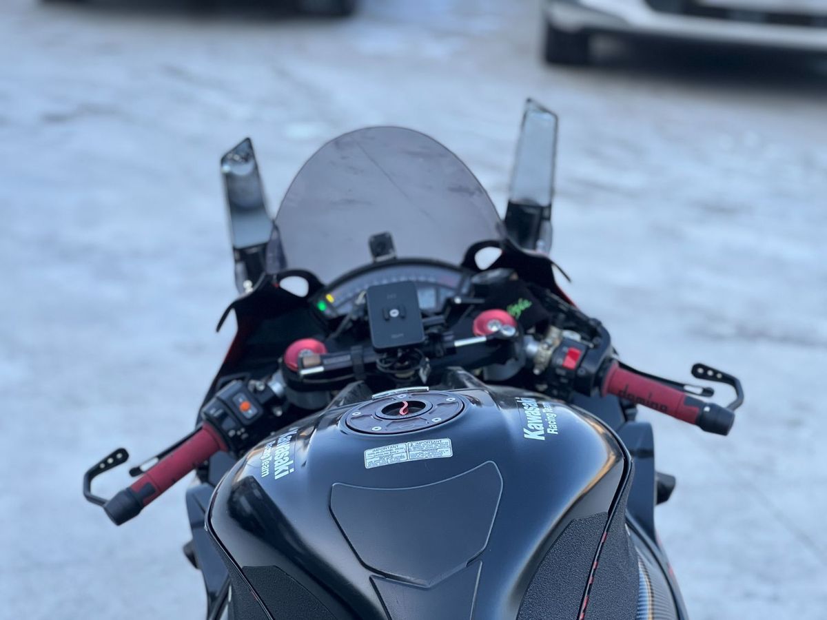 가와사키 닌자 ZX 10 R 11