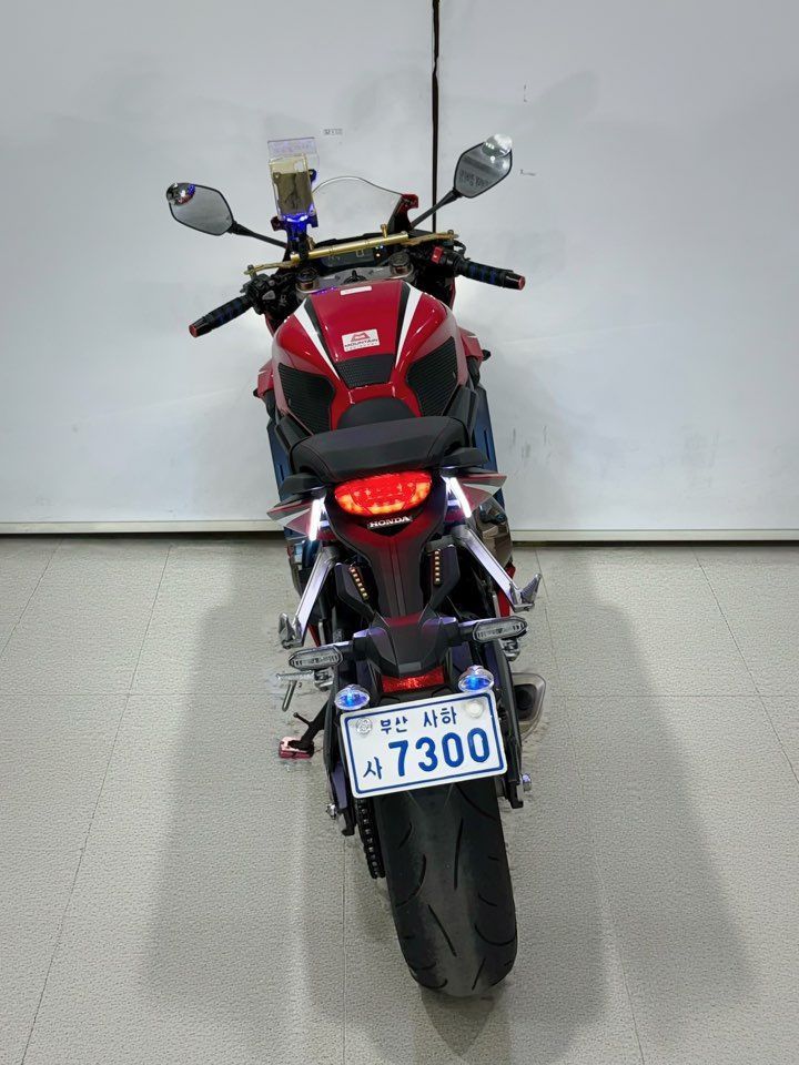 혼다 CBR 650 R MT 5