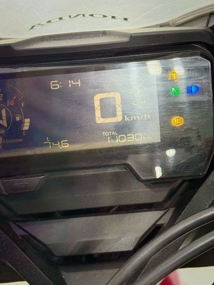 혼다 CBR 650 R MT 6