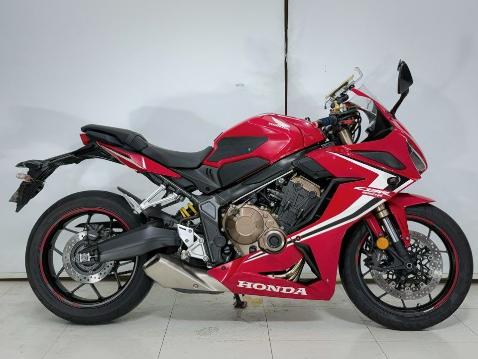 혼다 CBR 650 R MT 8