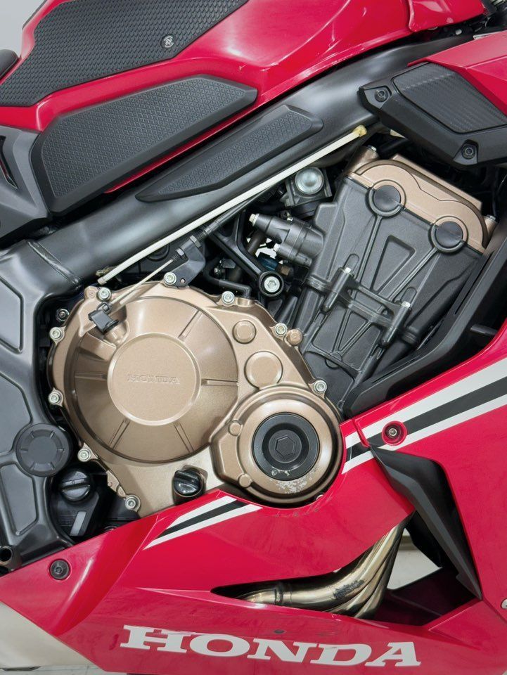 혼다 CBR 650 R MT 10