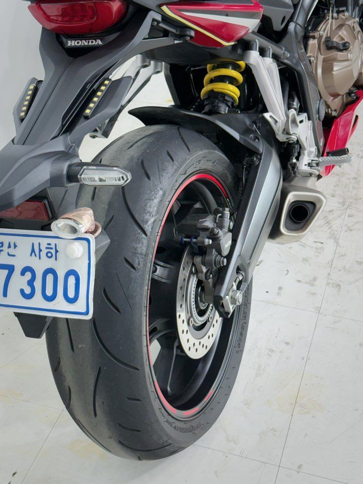 혼다 CBR 650 R MT 12