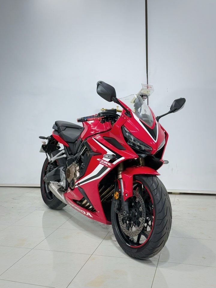 혼다 CBR 650 R MT main