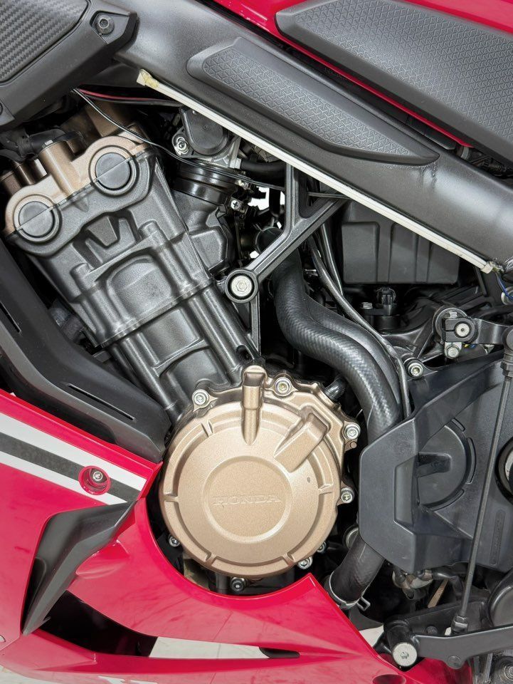 혼다 CBR 650 R MT 14